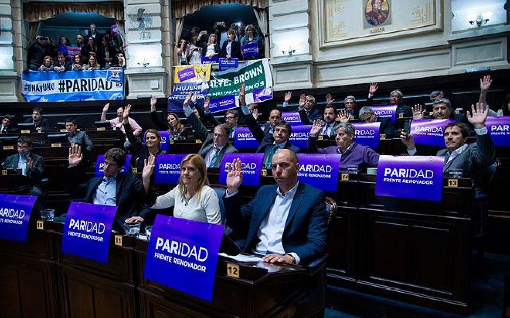 nota-1498362-paridad-genero-representatividad-tuvieron-mujeres-listas-precandidatos-legisladores-nacionales-provincia-837172