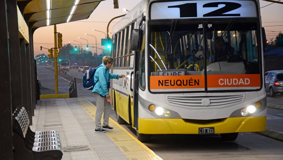 28-03-2019 NEUQUEN - METROBUS COMIENZO DEL DIA - MAURO PEREZ