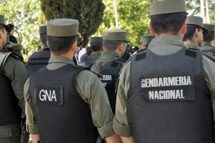 gendarmes-696x464