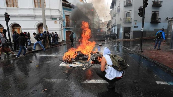 cerca-200-detenidos-durante-jornada-disturbios-ecuador-1570182710054