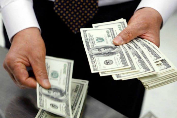 Dolares
