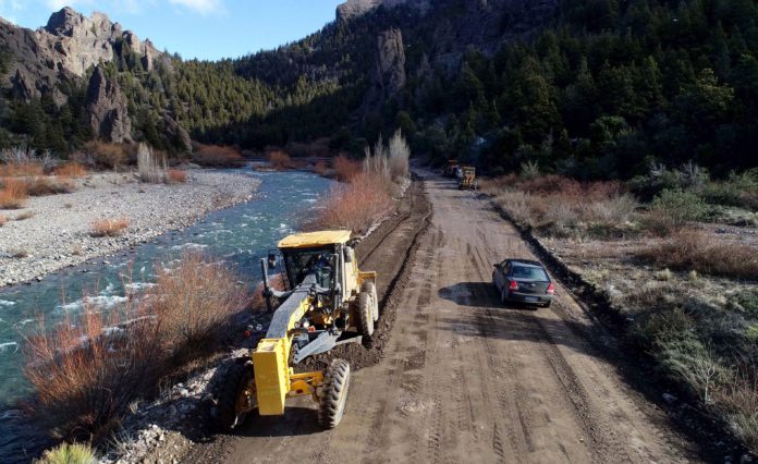 NQN...TRABAJOS DE VIALIDAD SOBRE RUTA PROVINCIAL 65 .