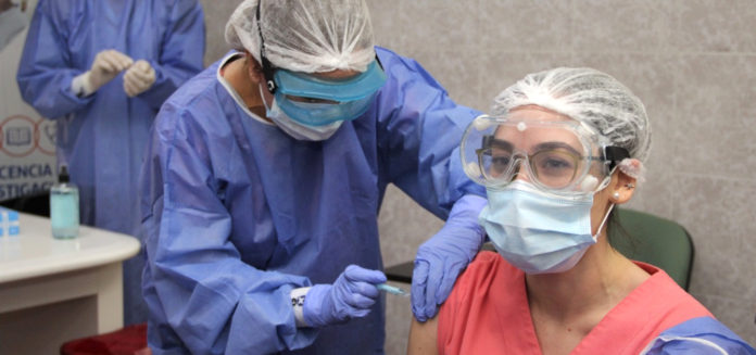 web-Vacunación-COVID-Hosp.-Castro-Rendón-5