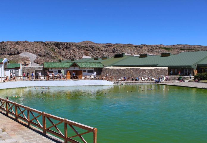 Laguna-Verde-copahue-termas