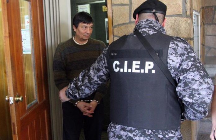 Juan Kopprio, esposado en Tribunales