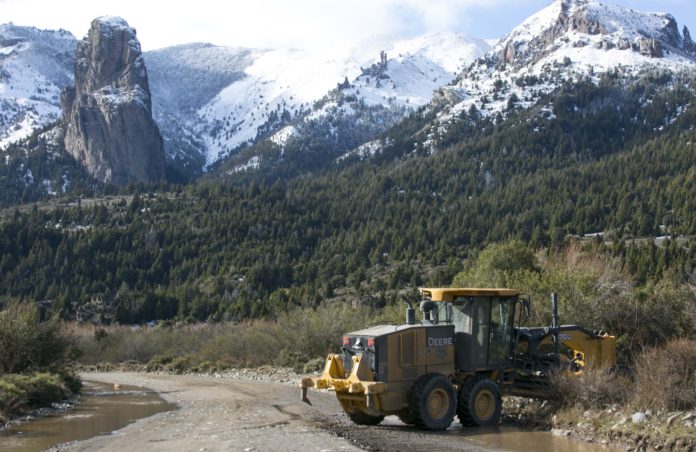 NQN...TRABAJOS DE VIALIDAD SOBRE RUTA PROVINCIAL 65 .