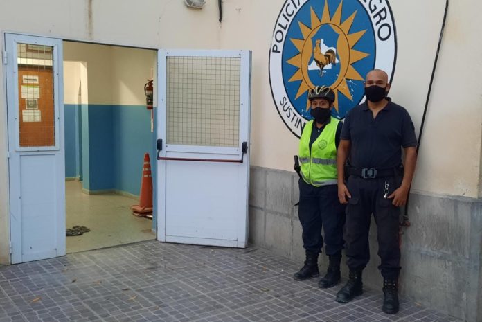 policias