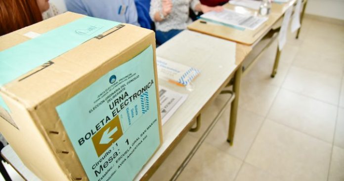 mesa-urna-elecciones