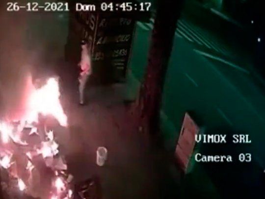 nueva-pompeya-mujer-prendio-fuego-un-indigente