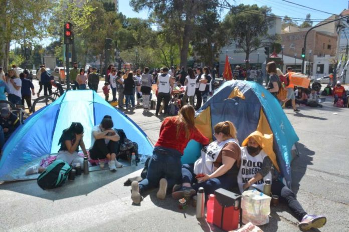 nqn-piquetes-organizaciones-sociales-corte-calles-centro-2