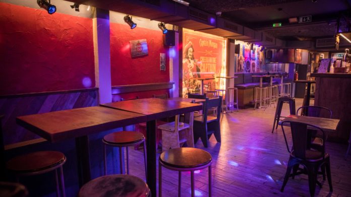 bar-baile-noche
