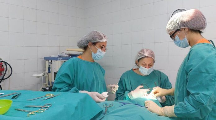 WEB-Equipo-de-cirugia-de-Mohs-4-1024x569