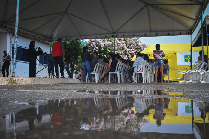 Los casos de dengue casi se triplican en Brasil por El Niño y la crisis climática