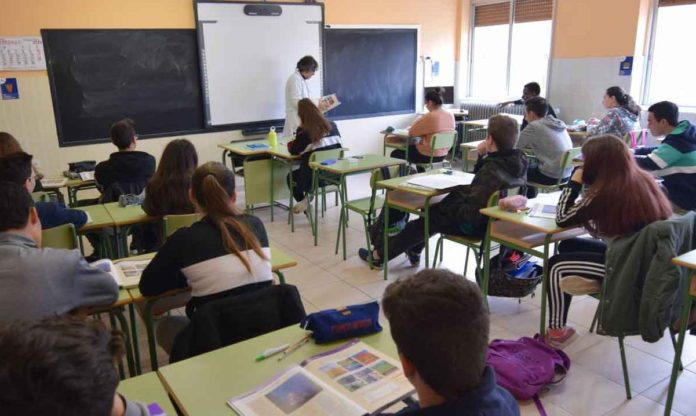 estudiantes-escuela-e1654828480499