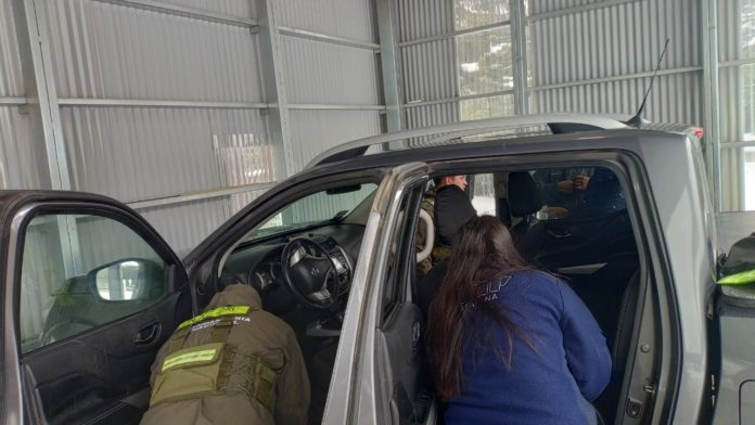 ocultaban_impresoras_en_un_doble_fondo_ubicado_debajo_de_una_camioneta04