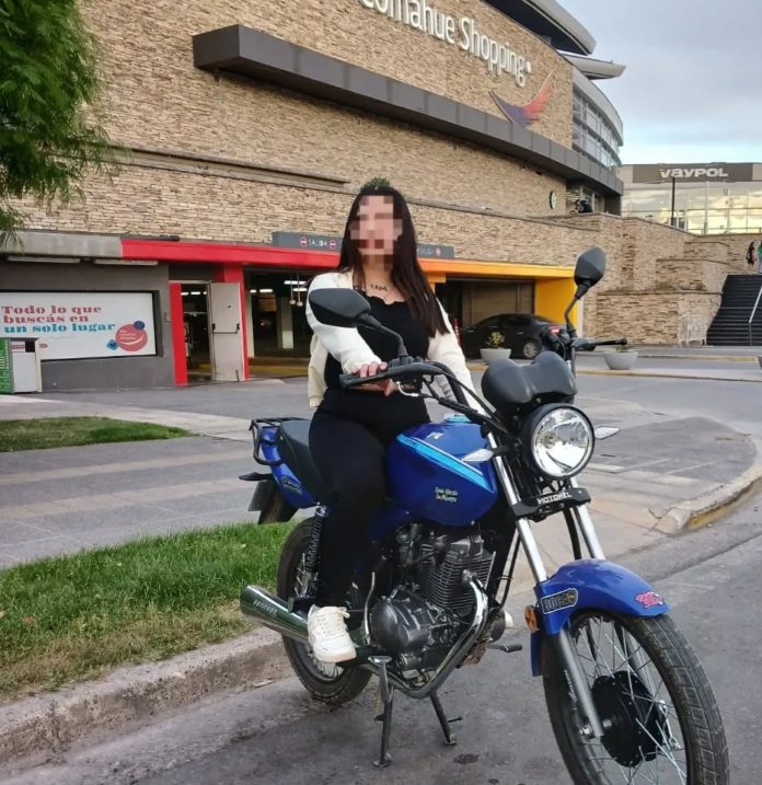 Motos