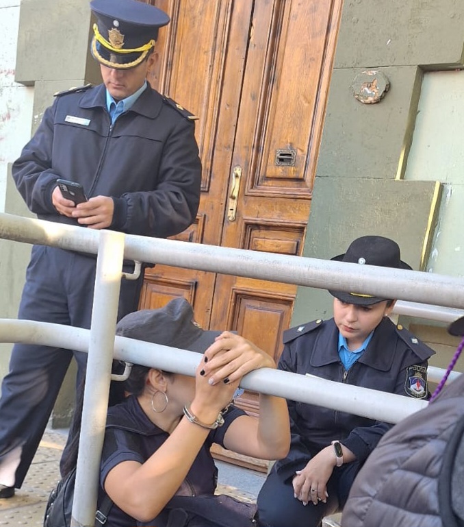 Policia